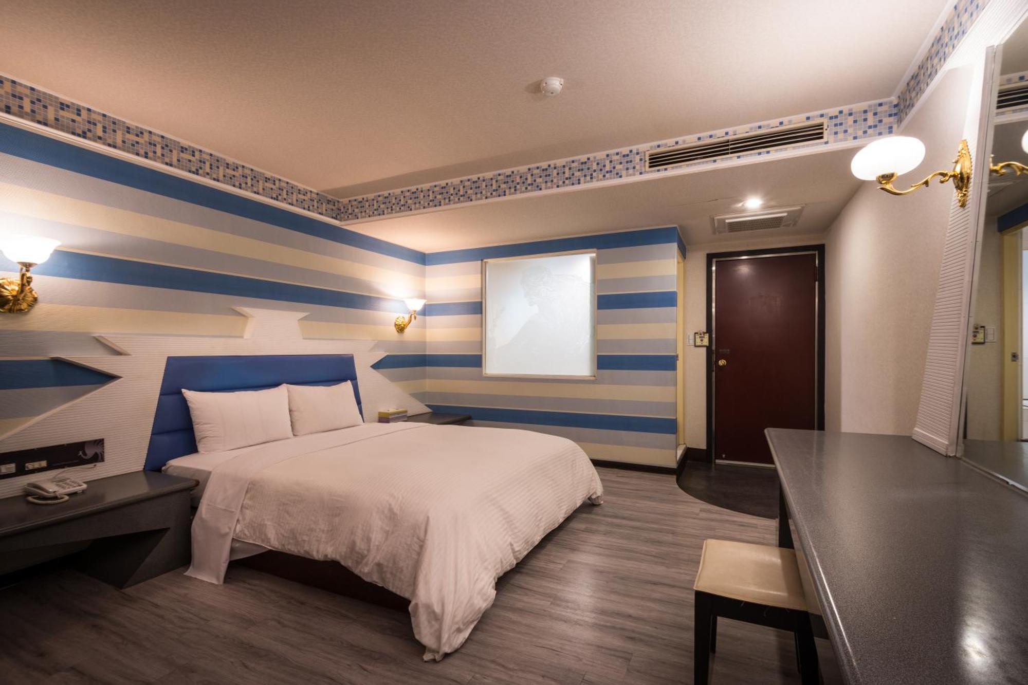 Golden Phoenix Hotel Kaohsiung Buitenkant foto