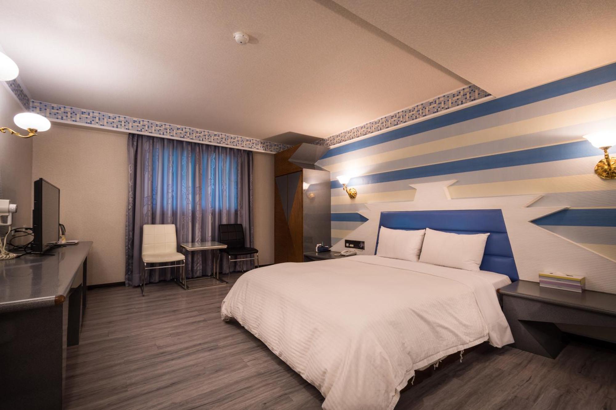 Golden Phoenix Hotel Kaohsiung Buitenkant foto