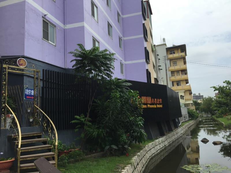 Golden Phoenix Hotel Kaohsiung Buitenkant foto
