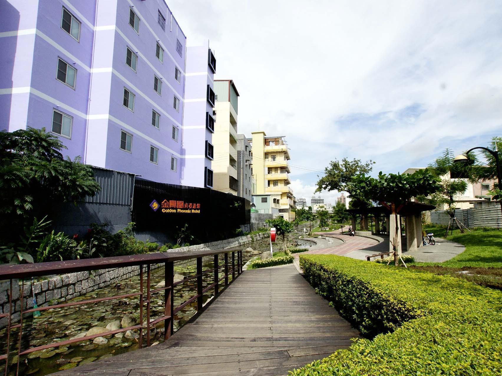 Golden Phoenix Hotel Kaohsiung Buitenkant foto