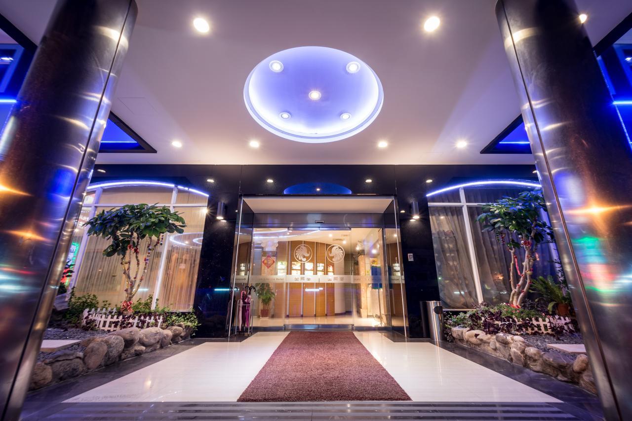 Golden Phoenix Hotel Kaohsiung Buitenkant foto