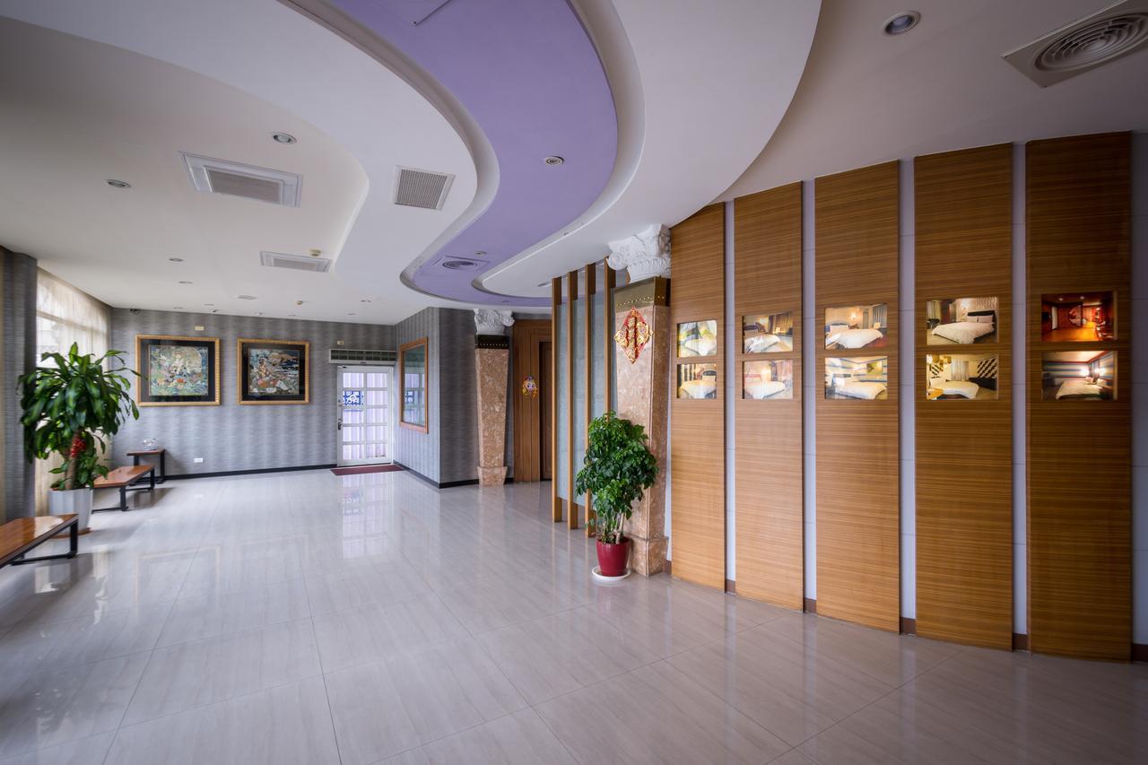Golden Phoenix Hotel Kaohsiung Buitenkant foto
