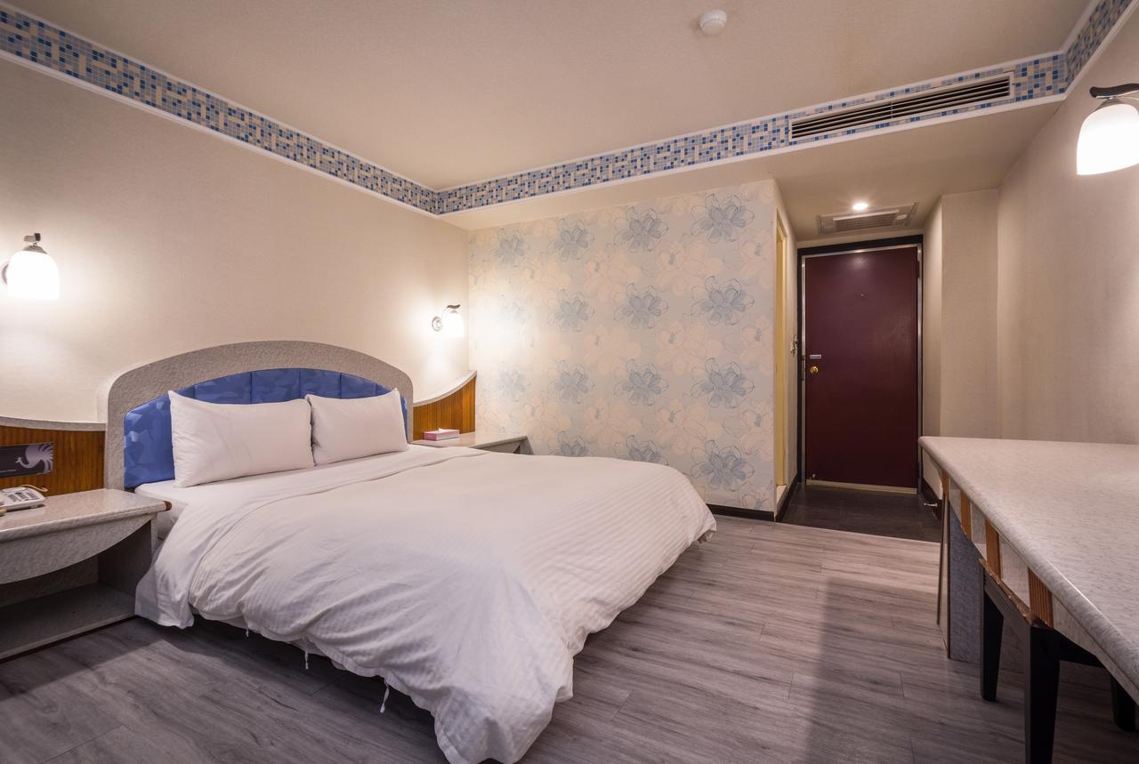 Golden Phoenix Hotel Kaohsiung Buitenkant foto