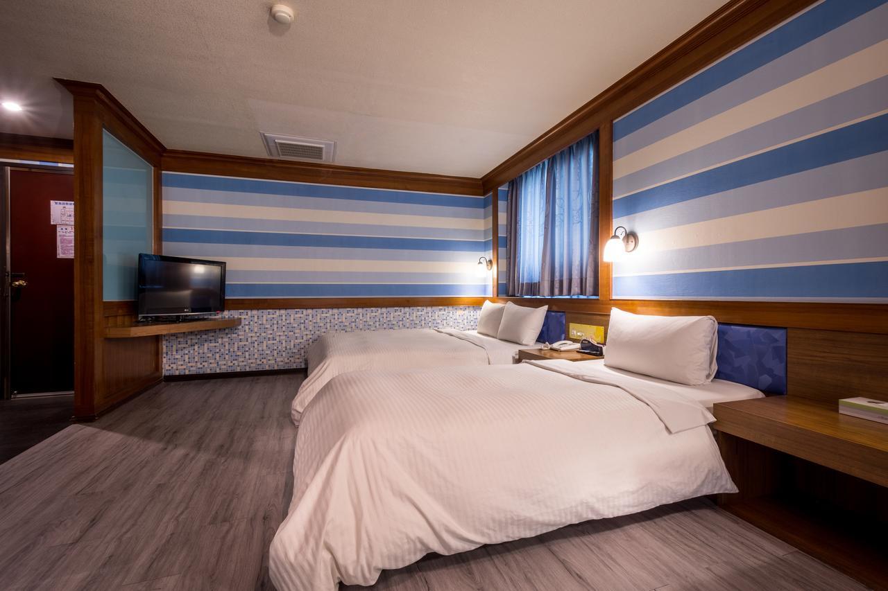 Golden Phoenix Hotel Kaohsiung Buitenkant foto