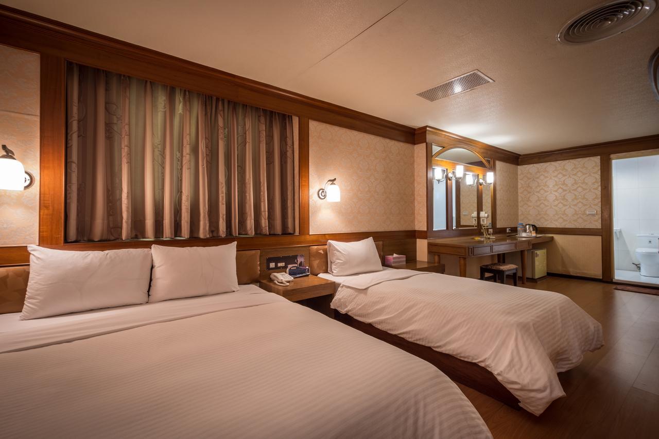 Golden Phoenix Hotel Kaohsiung Buitenkant foto