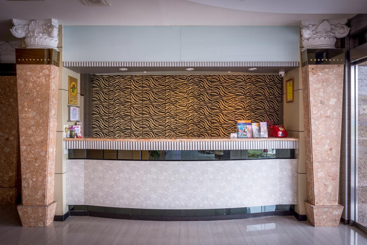 Golden Phoenix Hotel Kaohsiung Buitenkant foto