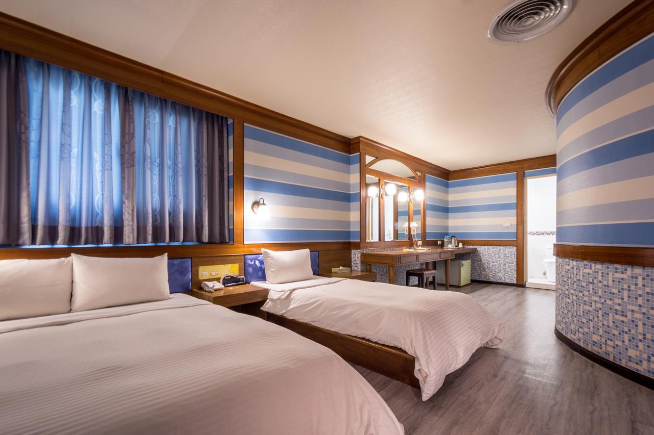 Golden Phoenix Hotel Kaohsiung Buitenkant foto