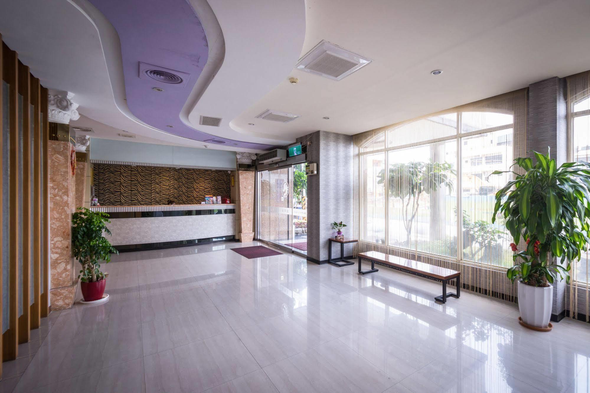 Golden Phoenix Hotel Kaohsiung Buitenkant foto